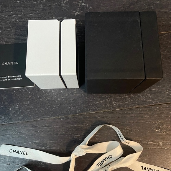 Chanel white black empty ring faux leather jewelry box+outer box+card+ribbon - Picture 4 of 8